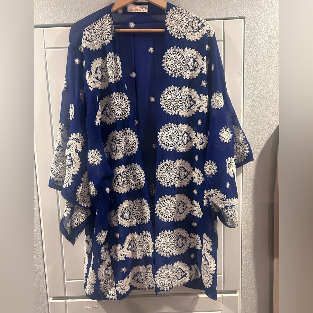 Jasmine Blue Floral kimono